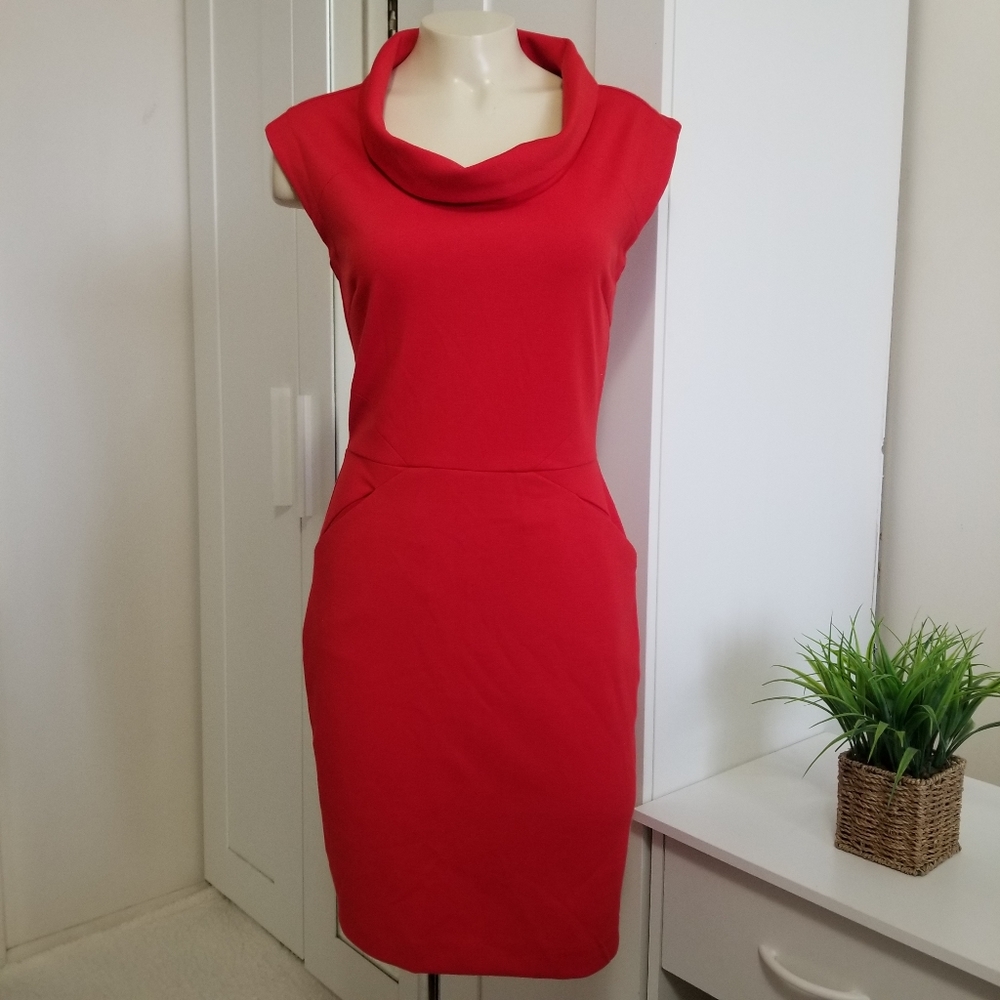 Banana Republic Pocketed Form Fitting Red …